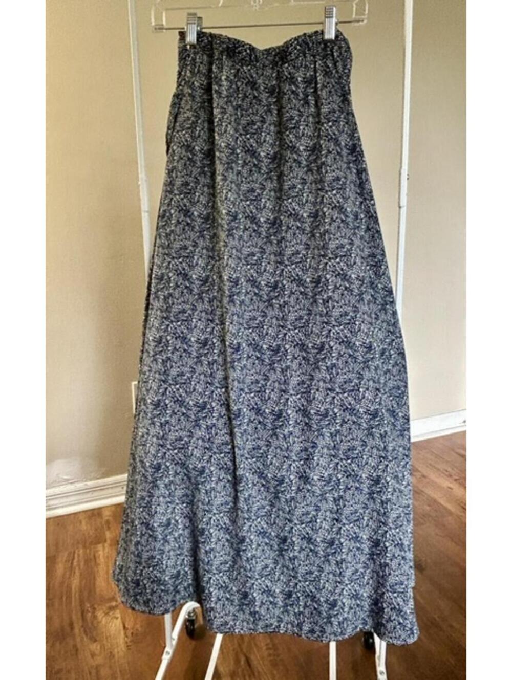Lulus Blue and White Leaf Print Maxi Skirt